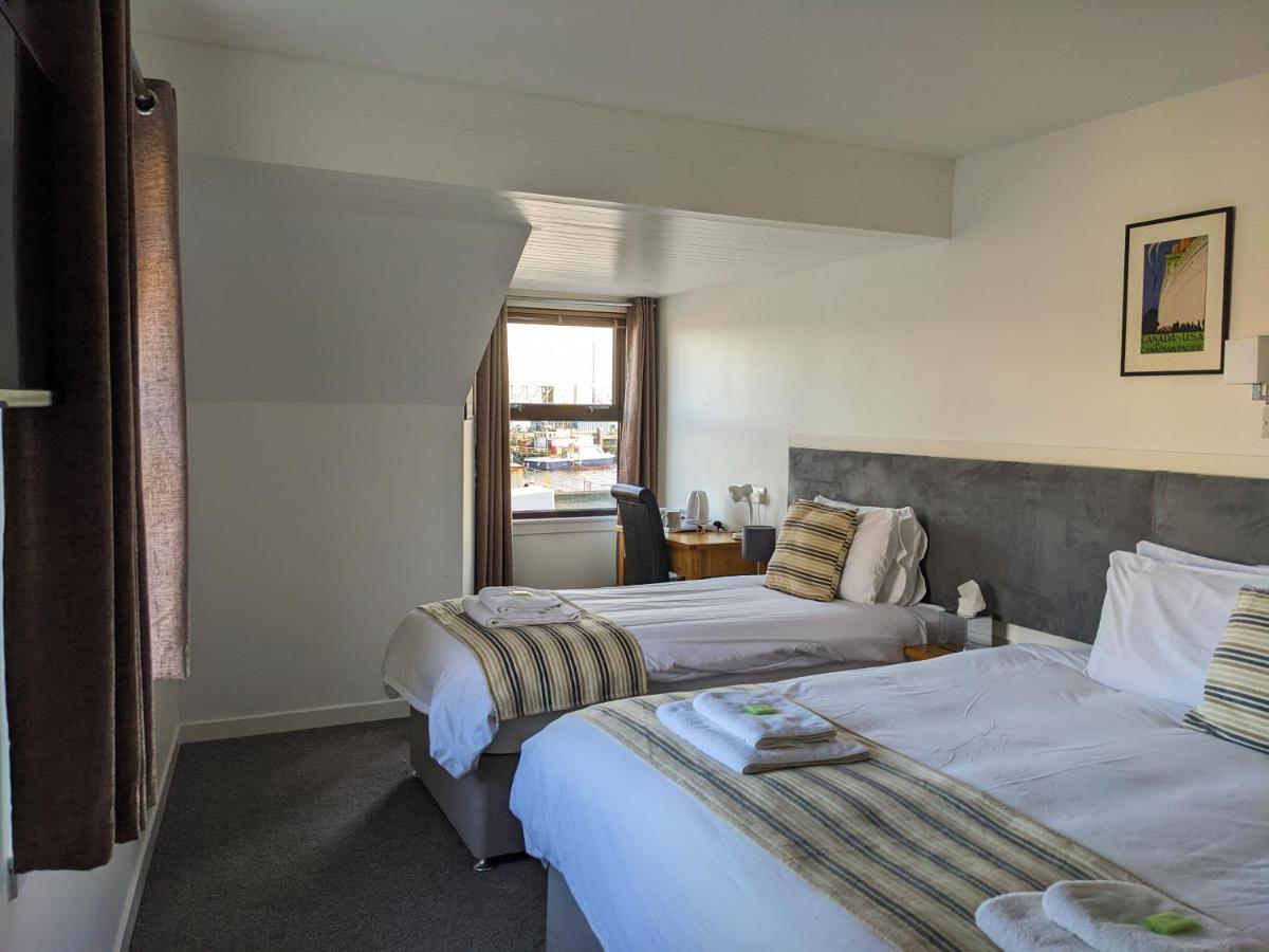 Ferry Inn Стромнесс Экстерьер фото